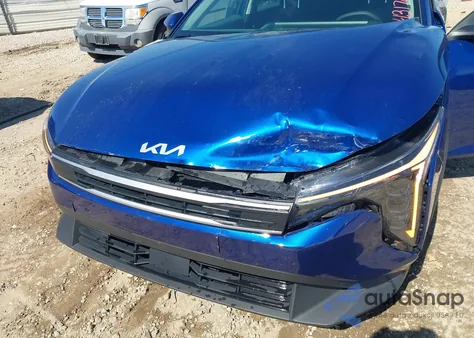 2025 Kia K4 Lxs из США, поврежденный, VIN 3KPFT4DE3SE055356